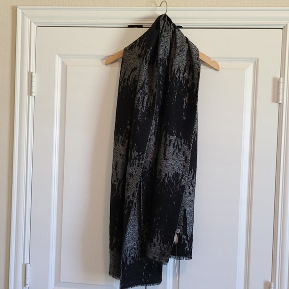 Anthropologie imogen shimmer scarf